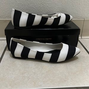 Black and White flats